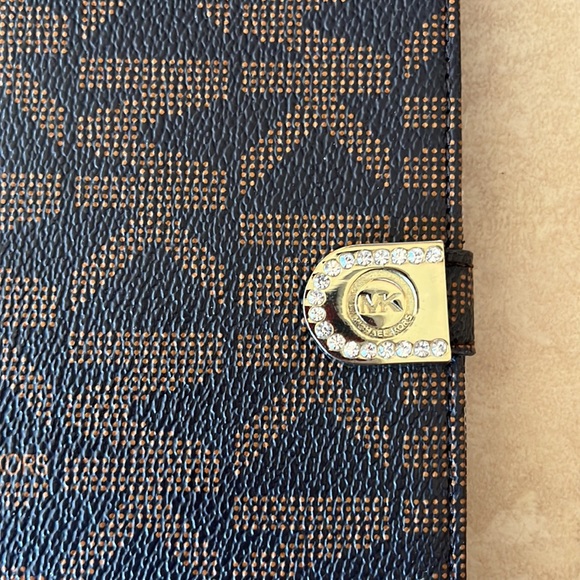 Michael Kors phone case - Picture 4 of 5